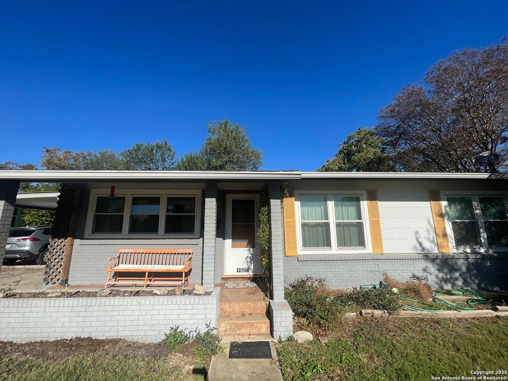 Photo of 880 merriweather, New Braunfels, TX 78130 (MLS # 1926569)