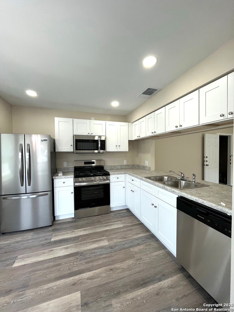 San Antonio, Texas 78244, United States, 3 Bedrooms Bedrooms, ,2 BathroomsBathrooms,Residential,Active,158386