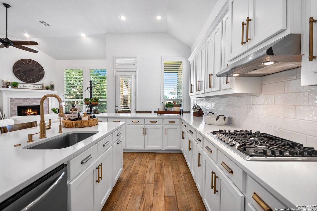 Photo of 172 Cimarron Creek, Boerne, TX 78006 (MLS # 1908823)