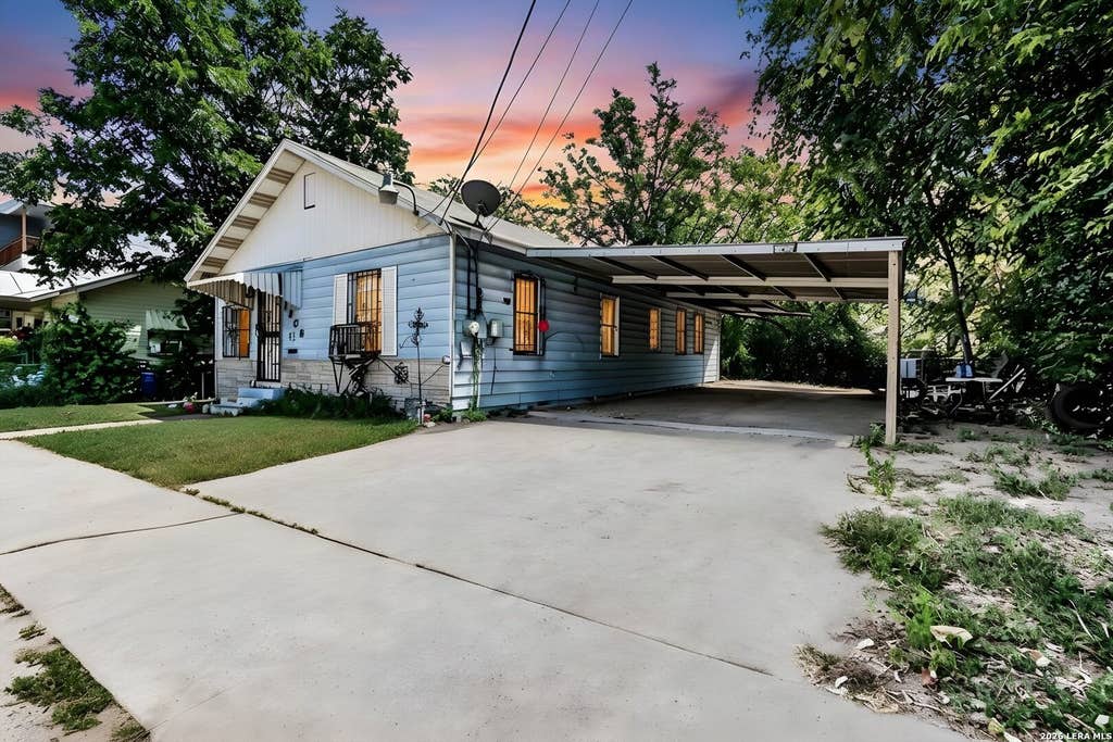 Photo of 1406 Wyoming St, San Antonio, TX 78203 (MLS # 2009402)