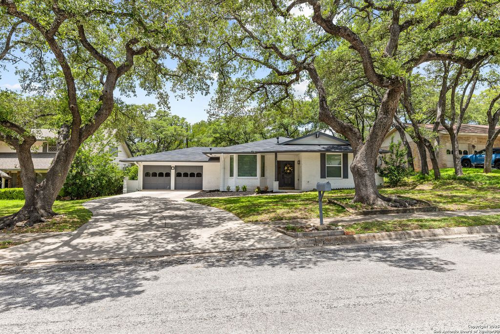 Photo of 3423 Northmoor, San Antonio, TX 78230 (MLS # 1914764)