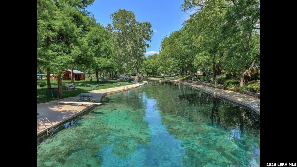 381 Lakeview
