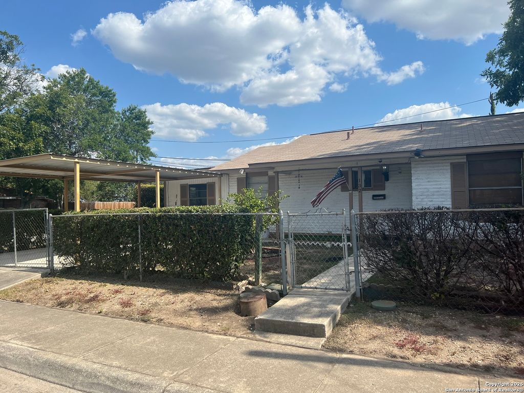 Photo of 132 Sharer, San Antonio, TX 78208 (MLS # 1891906)