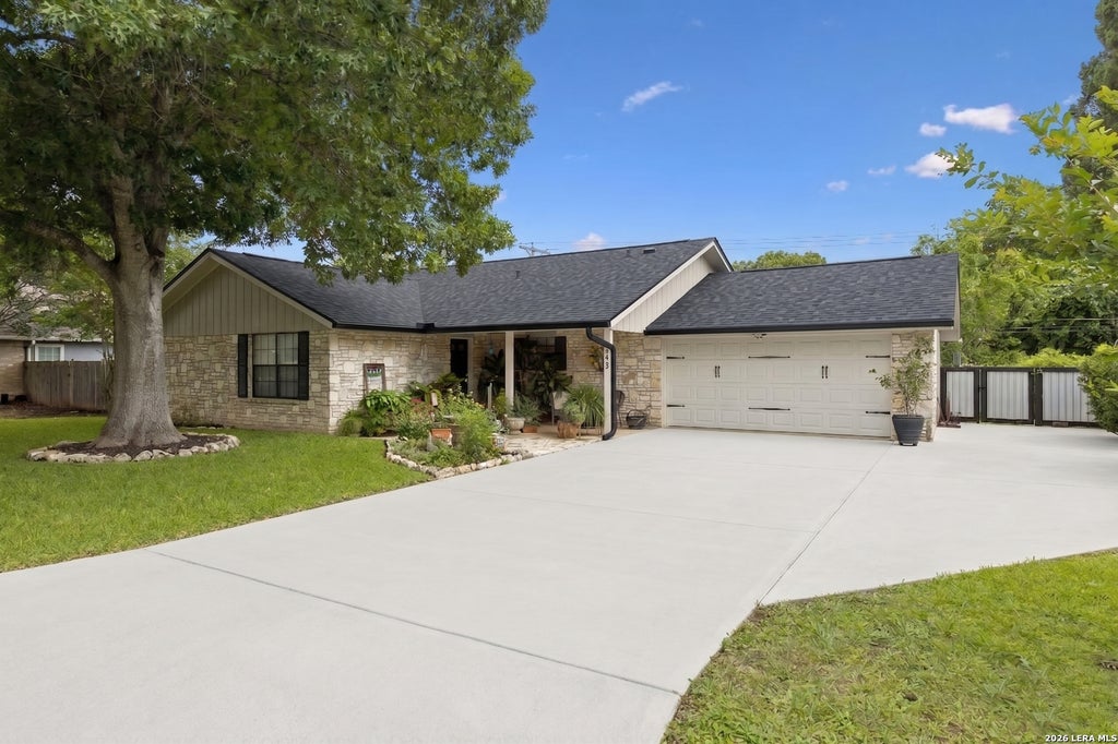 Photo of 106 Lehmann St, Boerne, TX 78006 (MLS # 2023152)