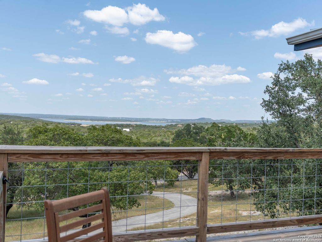 Photo of 268 White Oak, Canyon Lake, TX 78133 (MLS # 1891717)