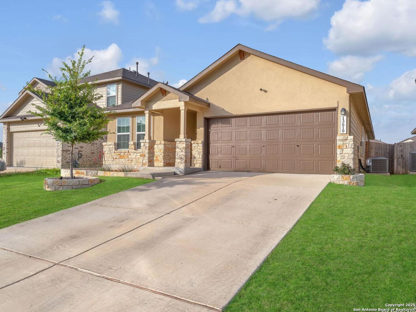 13610 Boothe Grv