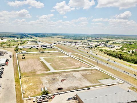 20030 interstate 37 Elmendorf TX 78112