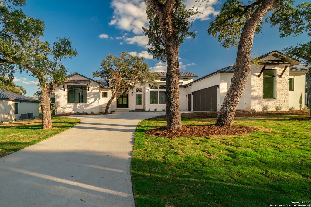 Photo of 24403 Tres Arroyos, San Antonio, TX 78255 (MLS # 1932413)