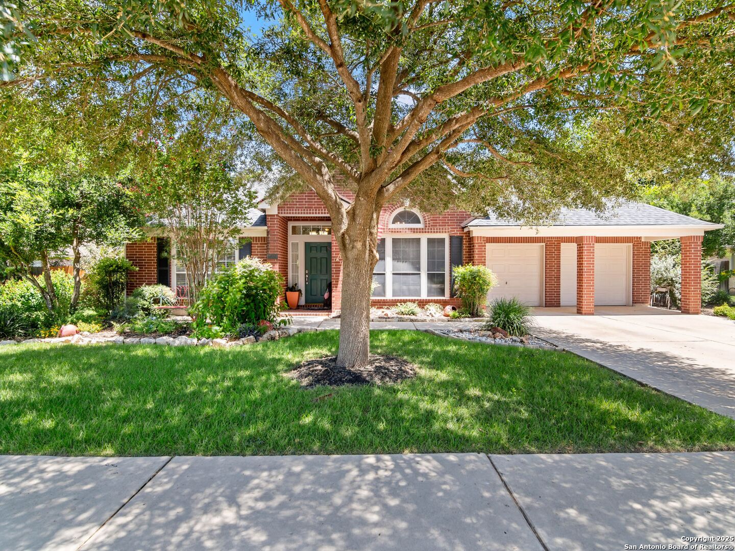 1738 Oak Forest