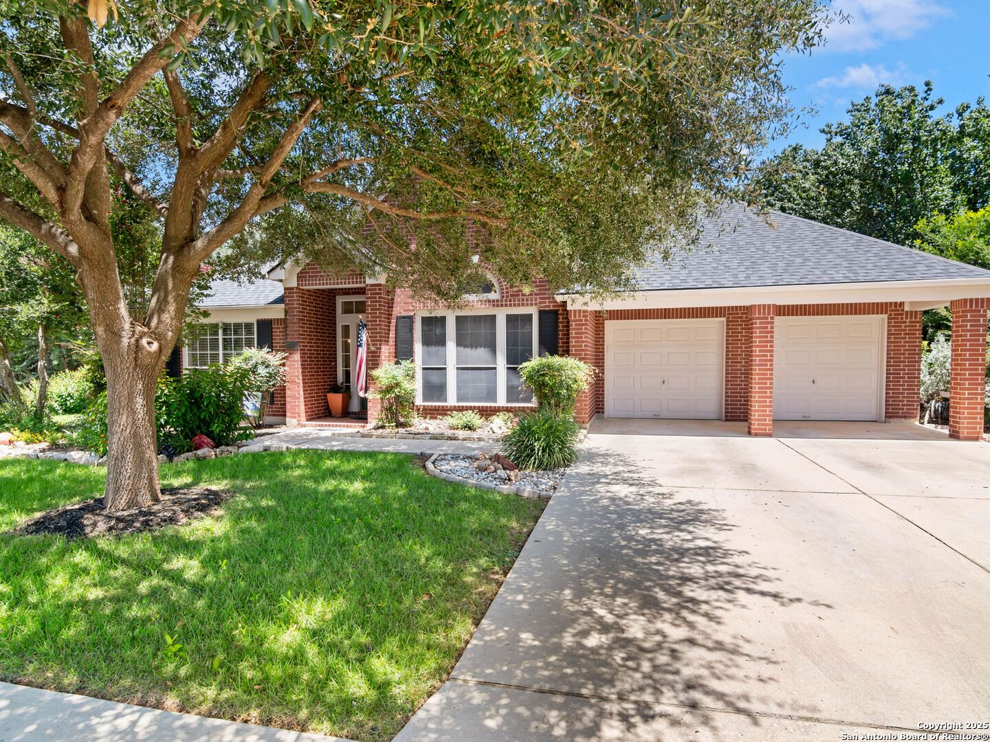 1738 Oak Forest