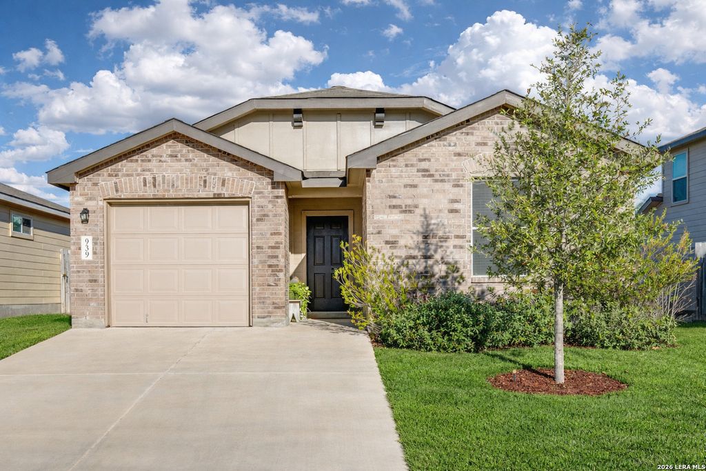 Photo of 939 Empress Brilliant, San Antonio, TX 78253 (MLS # 1939264)