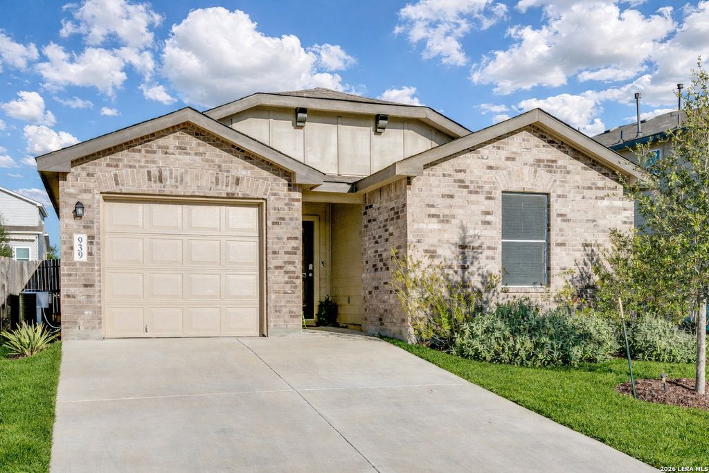 Photo of 939 Empress Brilliant, San Antonio, TX 78253 (MLS # 1939264)
