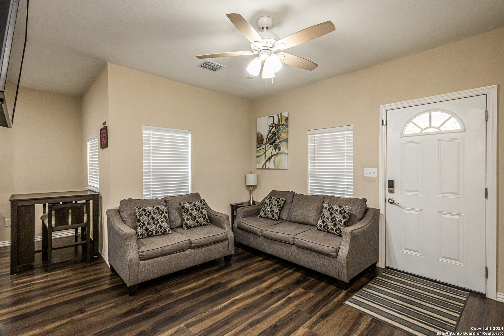 1202 N CENTER