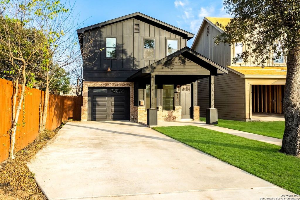 Photo of 118 San Antonio Blvd, San Antonio, TX 78201 (MLS # 1934509)