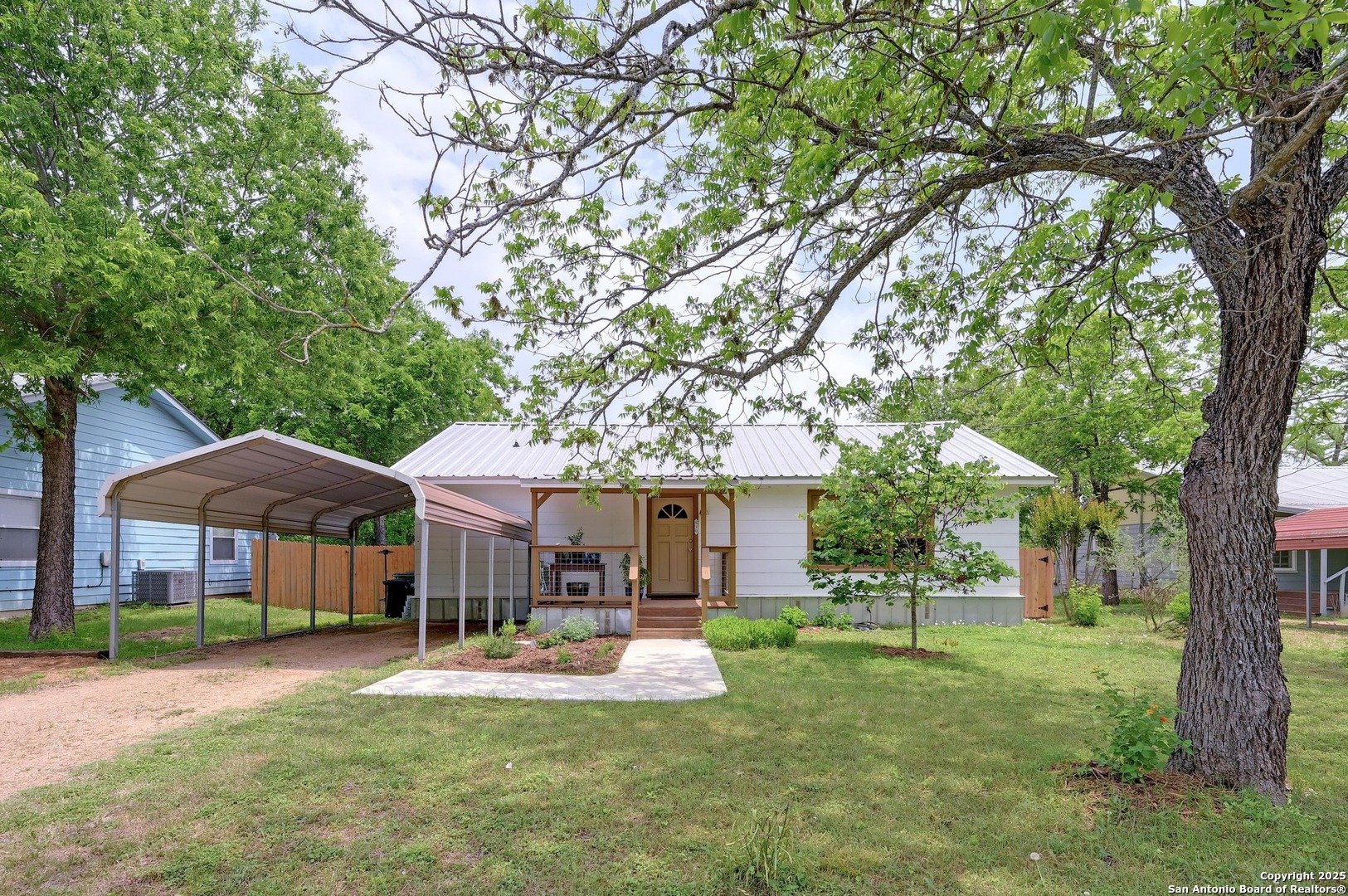 510 Hackberry