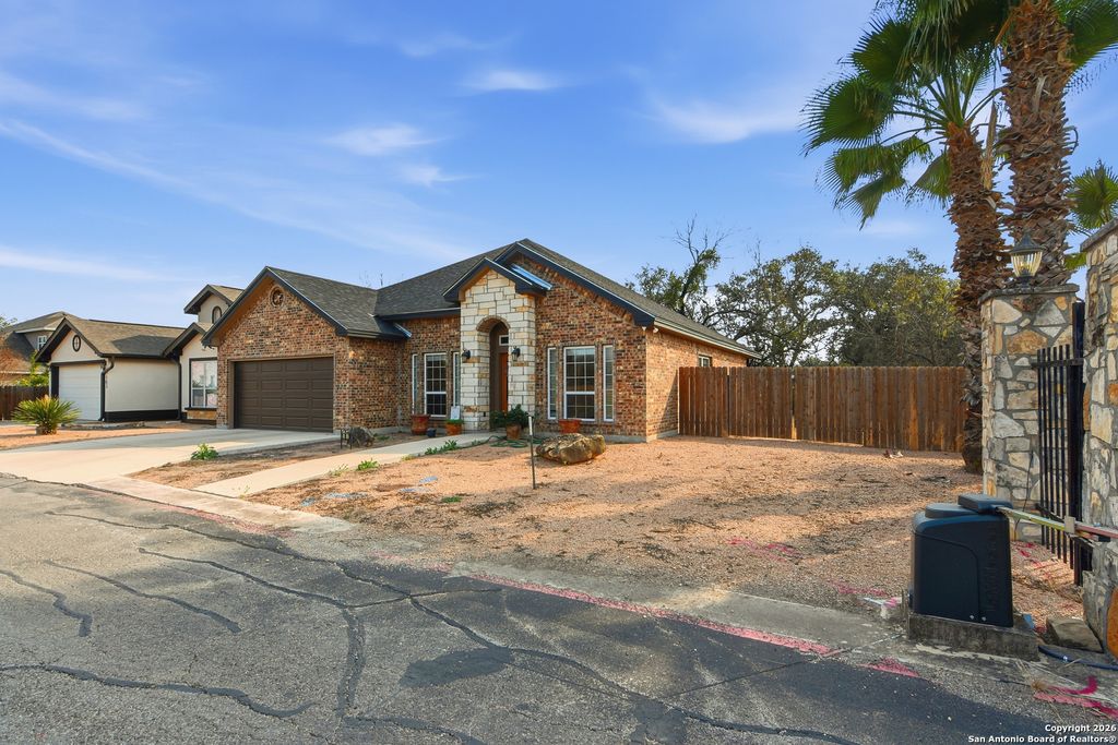 Photo of 101 N Sutton, Uvalde, TX 78801 (MLS # 1931441)