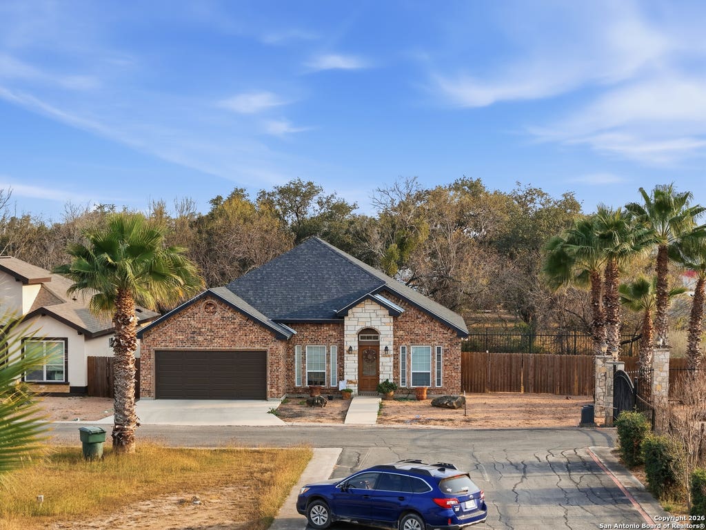 Photo of 101 N Sutton, Uvalde, TX 78801 (MLS # 1931441)