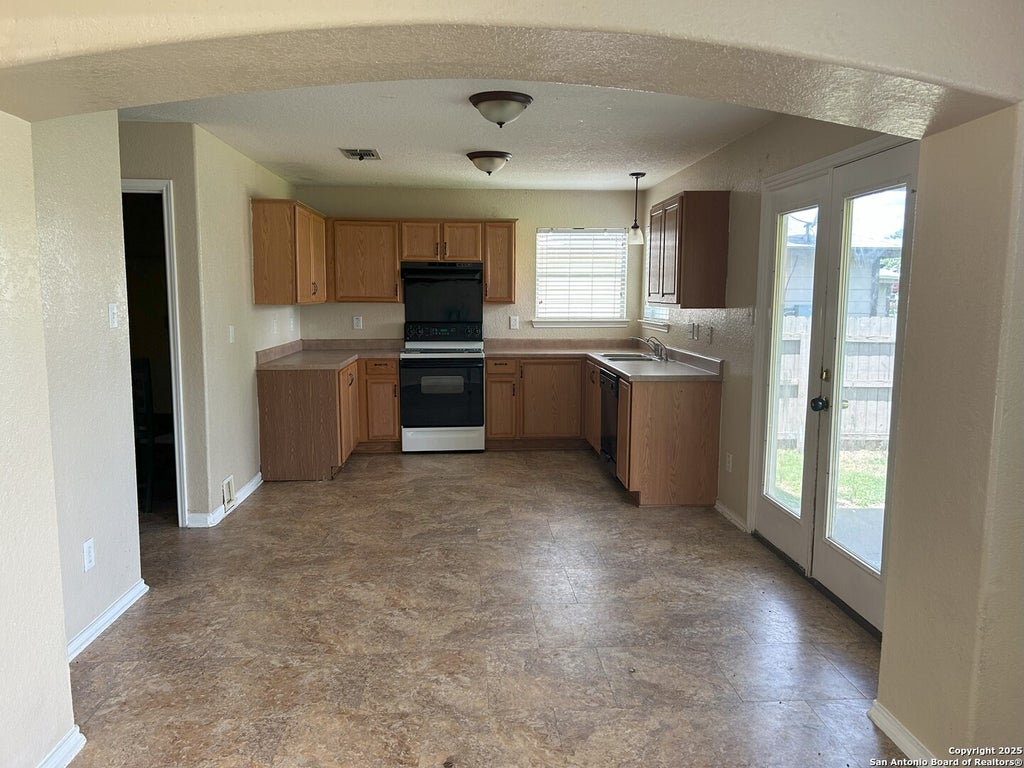 Photo of 2126 Hollow Circle, San Antonio, TX 78227 (MLS # 1994319)