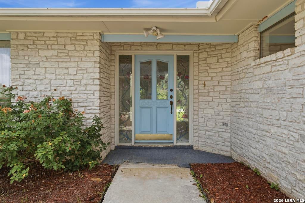 Photo of 1633 WILLOW CREEK RD, Seguin, TX 78155 (MLS # 2001734)