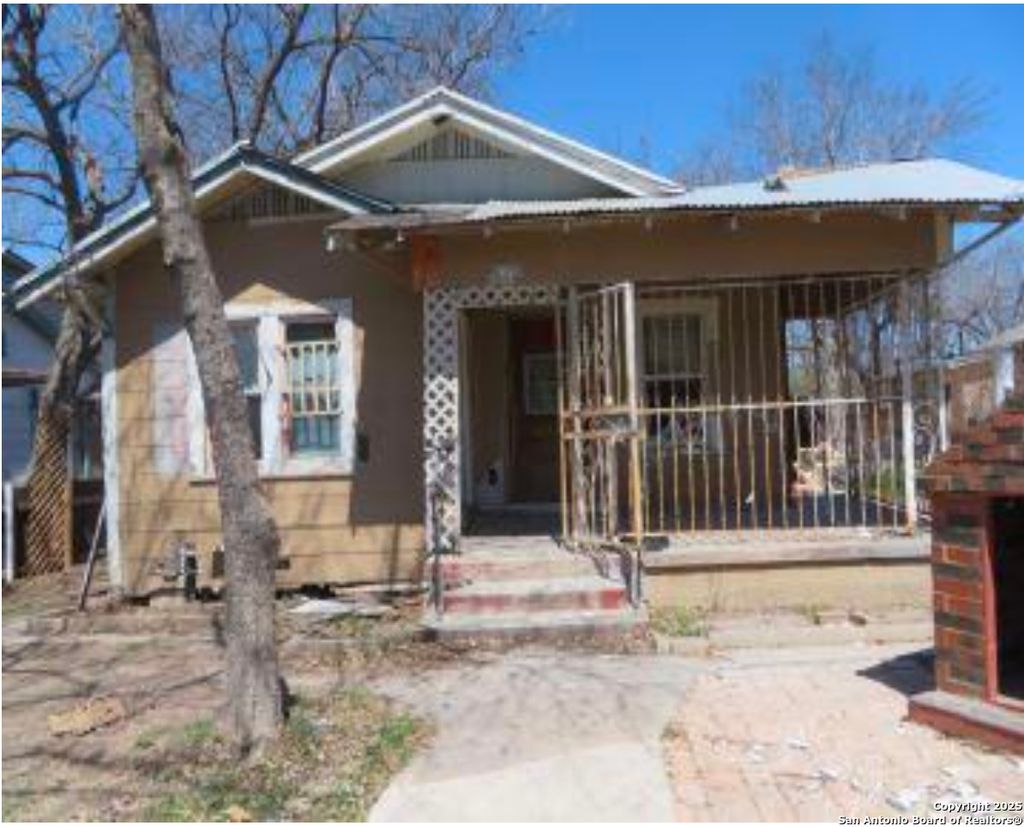 Photo of 157 Halliday, San Antonio, TX 78210 (MLS # 1925086)