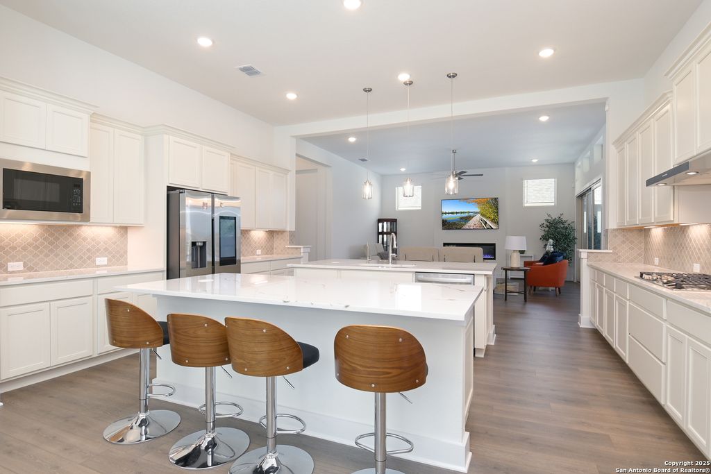 Photo of 524 Cotorra Springs, Cibolo, TX 78108 (MLS # 1961675)