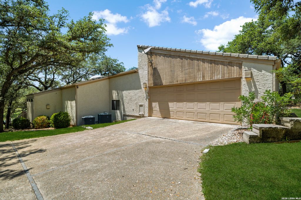 Photo of 29323 No Le Hace, Fair Oaks Ranch, TX 78015 (MLS # 1952987)