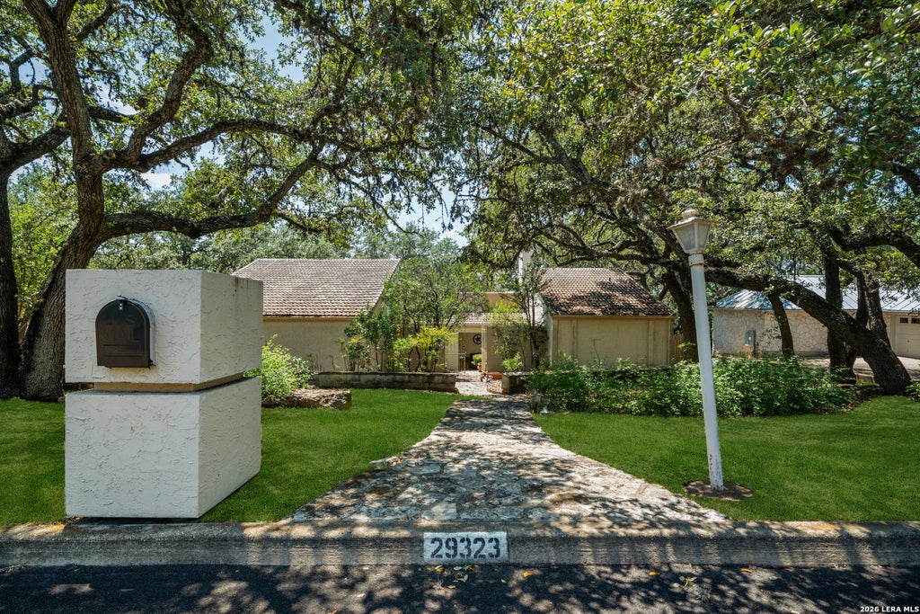 Photo of 29323 No Le Hace, Fair Oaks Ranch, TX 78015 (MLS # 1952987)