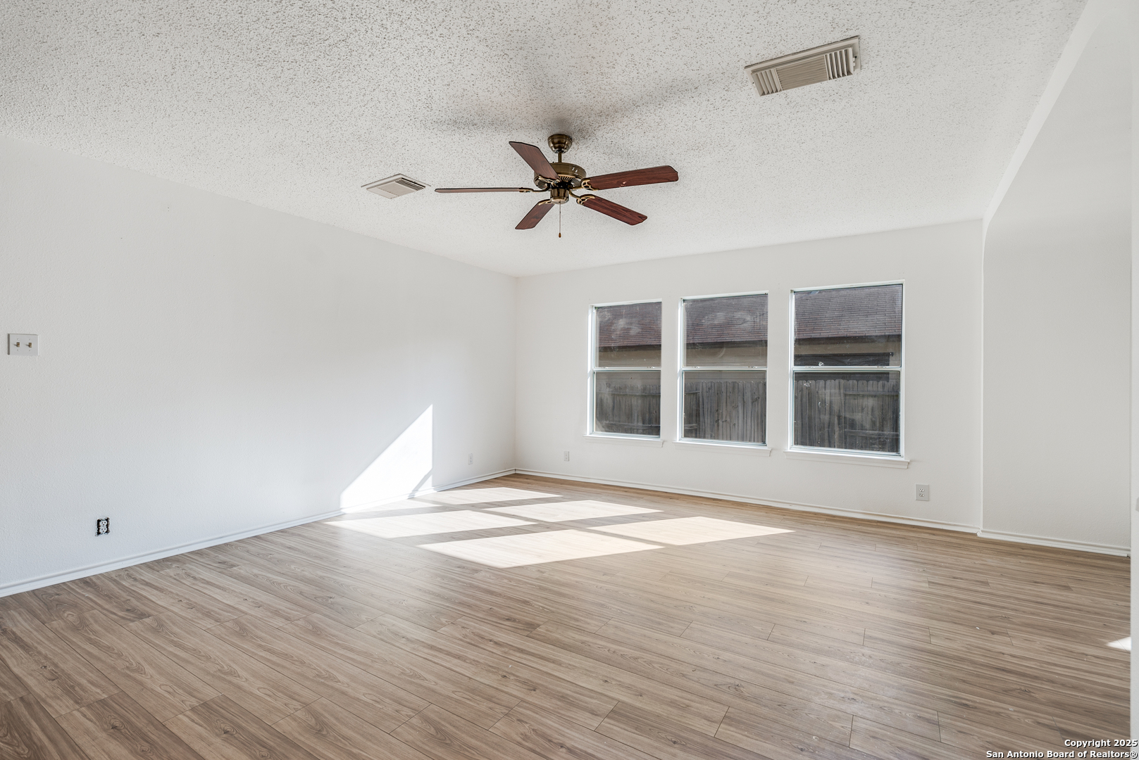 9618 Diamond Cliff