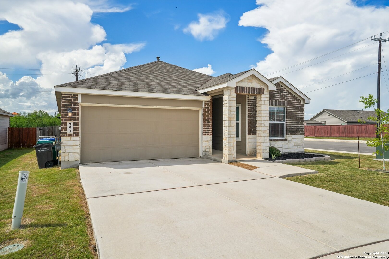 751 Vermilion