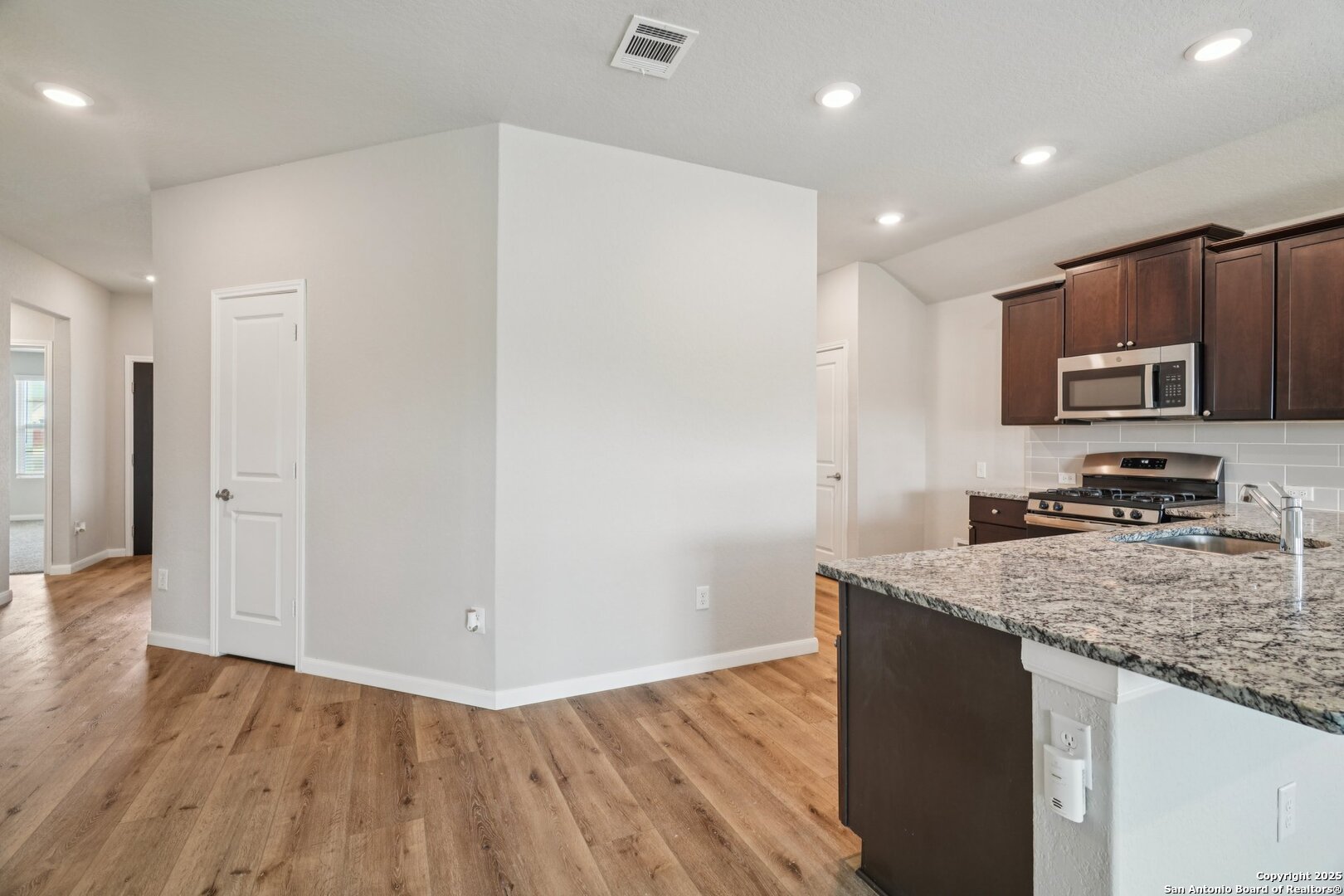 751 Vermilion