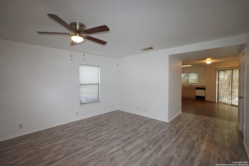 Photo of 18 TORREYS POST, San Antonio, TX 78240 (MLS # 2007139)
