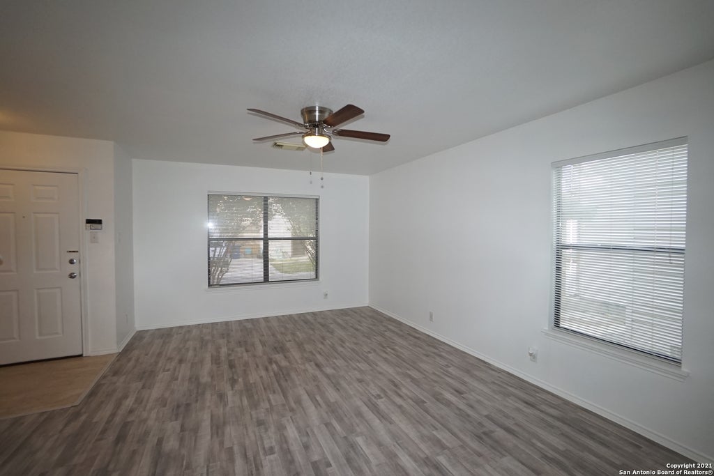 Photo of 18 TORREYS POST, San Antonio, TX 78240 (MLS # 2007139)