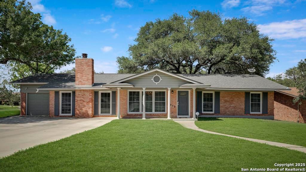 Photo of 1815 Edgehill Dr, San Antonio, TX 78209 (MLS # 1897481)