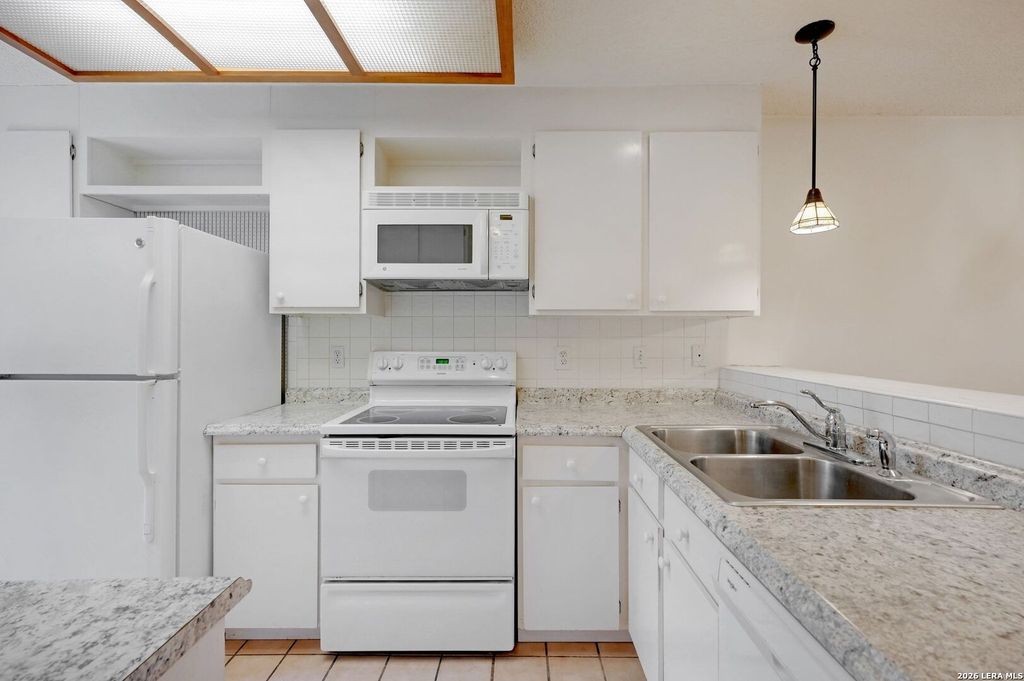 Photo of 11815 Vance Jackson 1402 #1402, San Antonio, TX 78230 (MLS # 1937604)