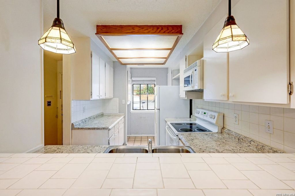 Photo of 11815 Vance Jackson 1402 #1402, San Antonio, TX 78230 (MLS # 1937604)