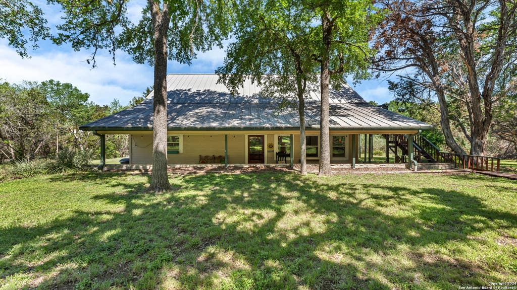 Photo of 606 Deer Lake Cove, Wimberley, TX 78676 (MLS # 1945112)