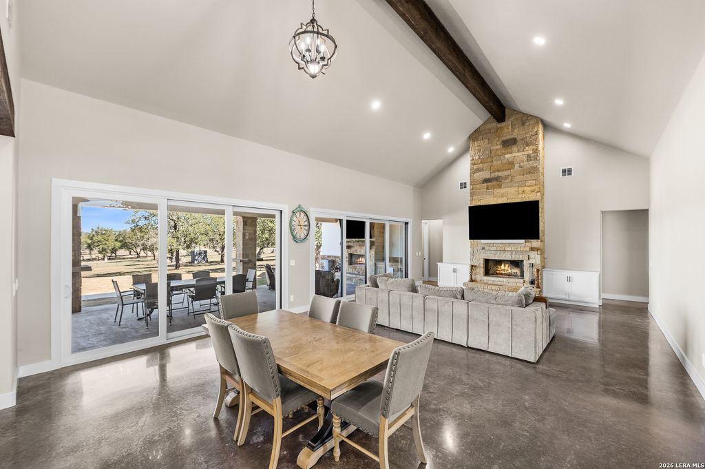 Photo of 104 Juniper Ln, Boerne, TX 78006 (MLS # 1946603)