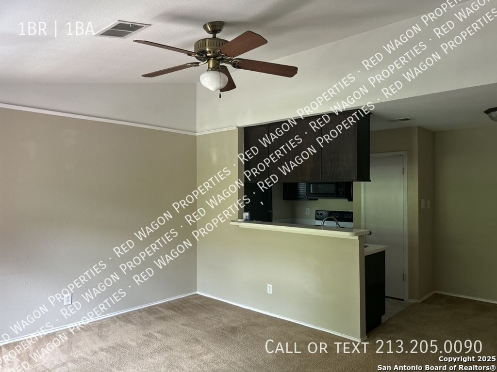 Photo of 4803 Hamilton Wolfe 914 #914, San Antonio, TX 78229 (MLS # 1877471)