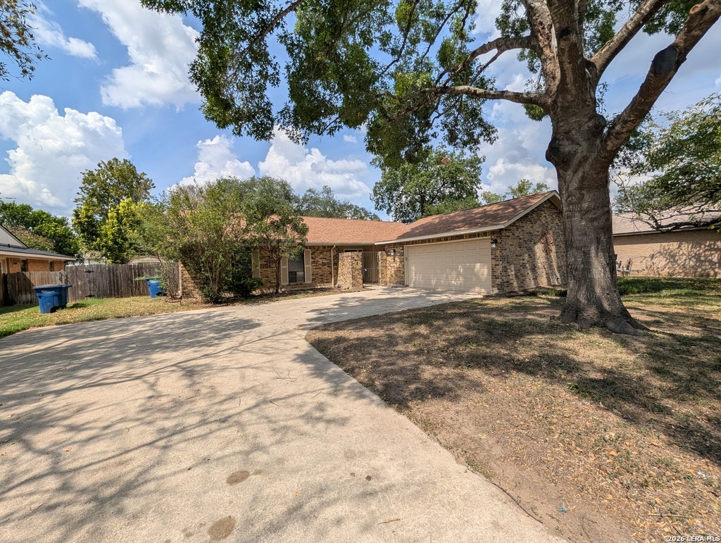 Photo of 619 SUMMERWOOD DR, New Braunfels, TX 78130 (MLS # 2019766)