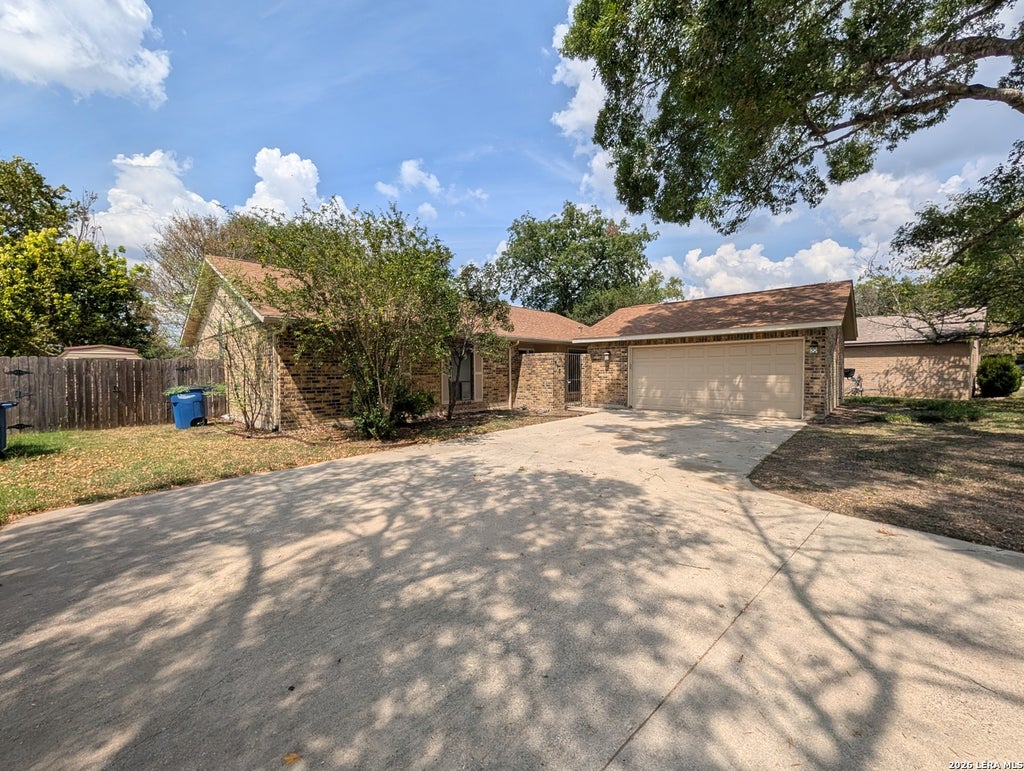 Photo of 619 SUMMERWOOD DR, New Braunfels, TX 78130 (MLS # 2019766)