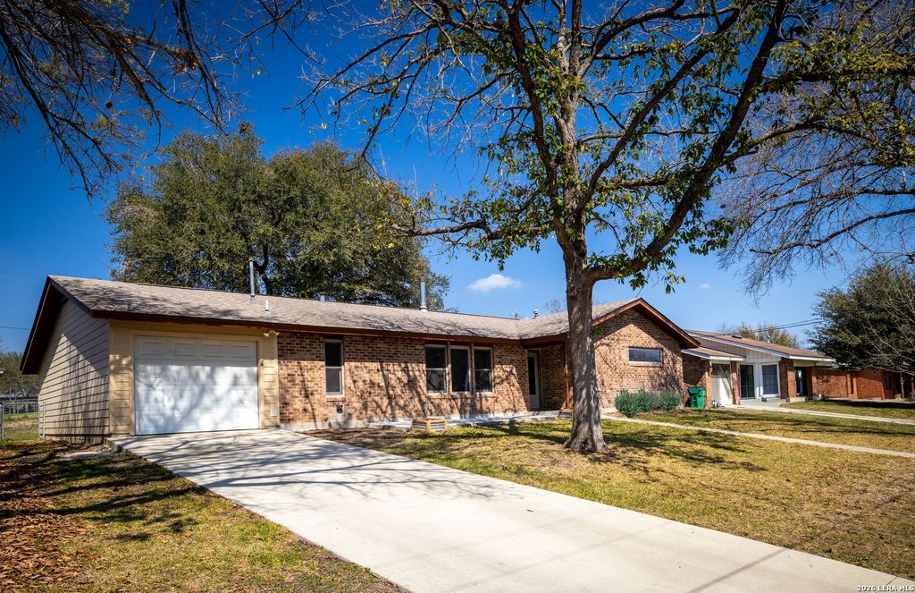 Photo of 1106 Renee St., Seguin, TX 78155 (MLS # 1946297)