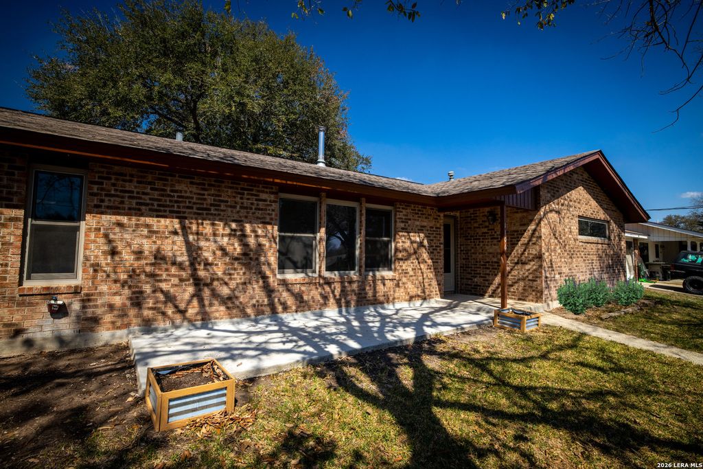 Photo of 1106 Renee St., Seguin, TX 78155 (MLS # 1946297)