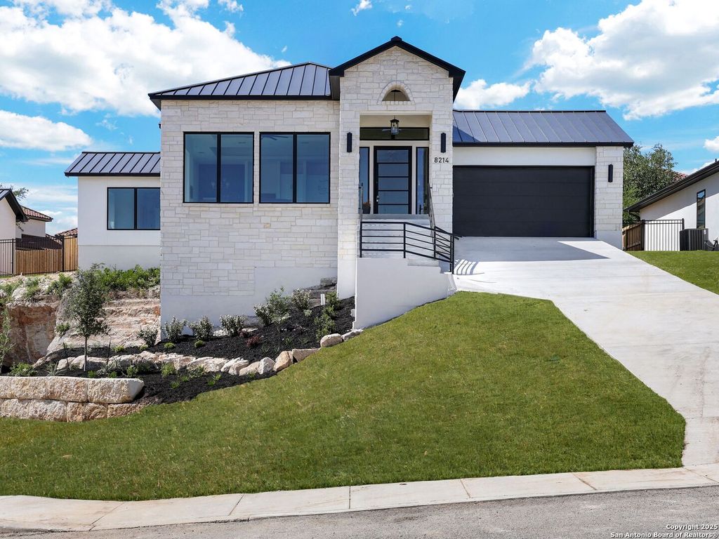 Photo of 8214 Sierra Hermosa, San Antonio, TX 78255 (MLS # 1925802)