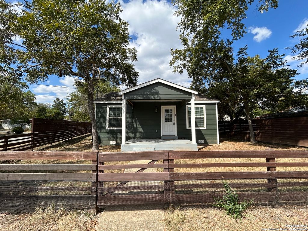 Photo of 1698 W Bridge, New Braunfels, TX 78130 (MLS # 1916310)