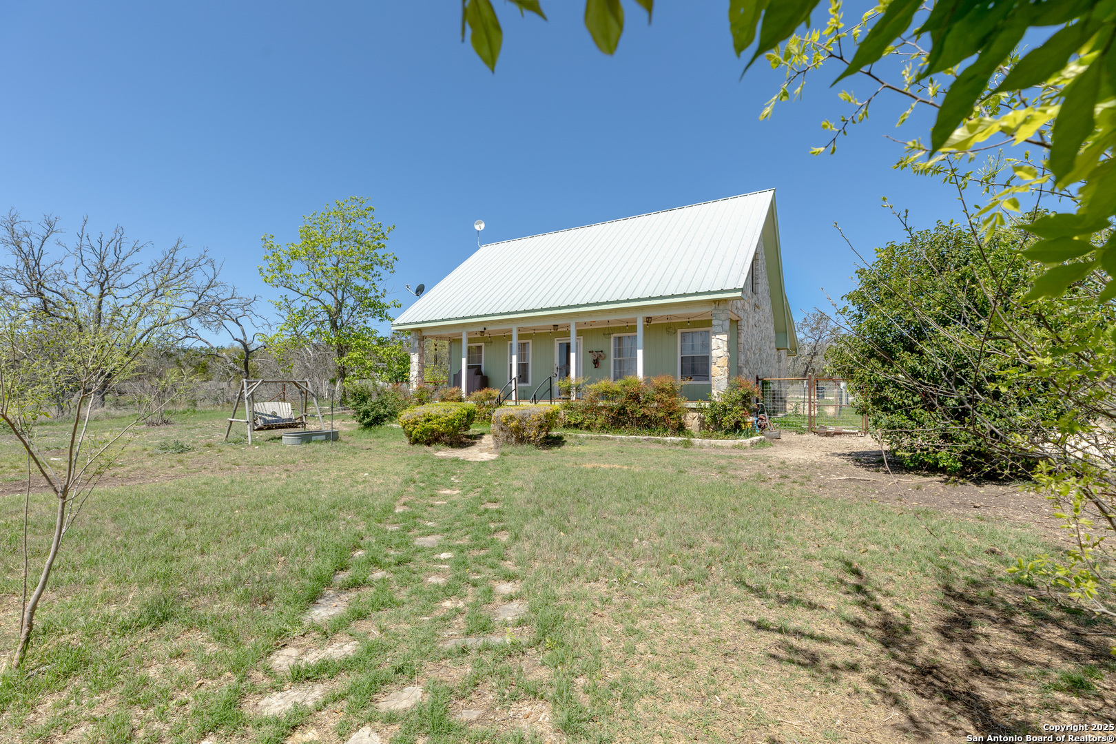Listing image 3
