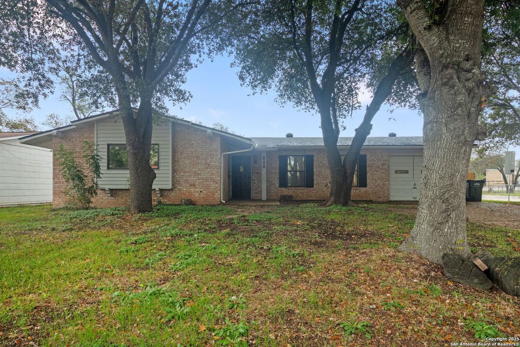 Photo of 800 Brooks Ave, Schertz, TX 78154 (MLS # 1925286)