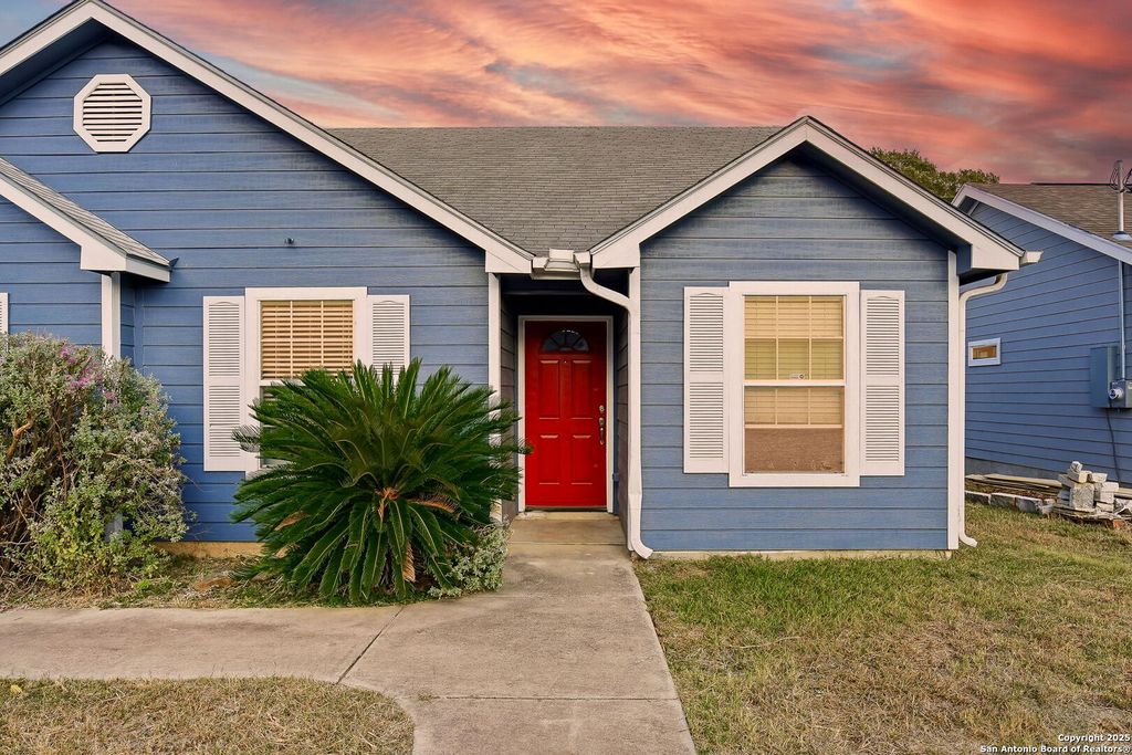 Photo of 1150 Green Hill, Canyon Lake, TX 78133 (MLS # 1924282)