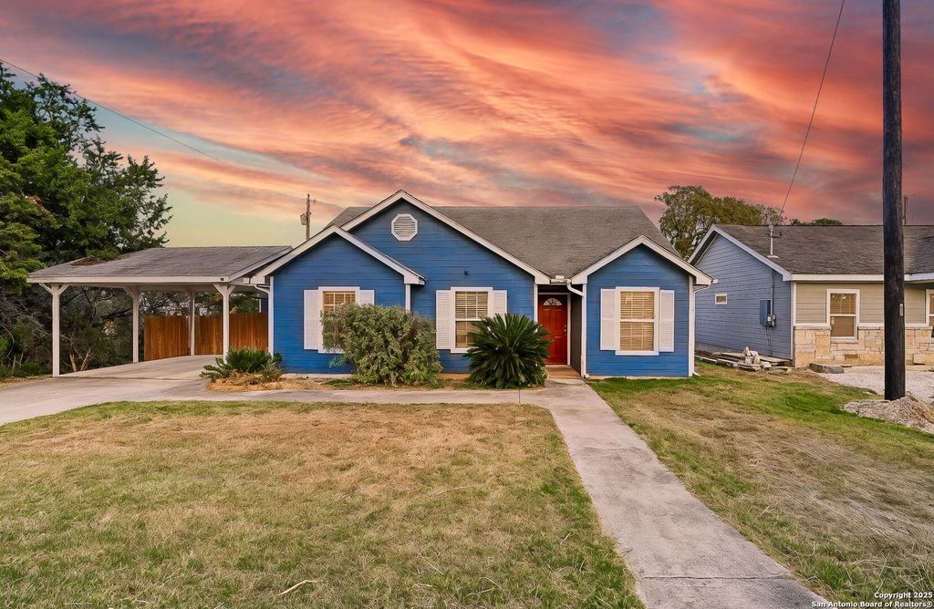 Photo of 1150 Green Hill, Canyon Lake, TX 78133 (MLS # 1924282)