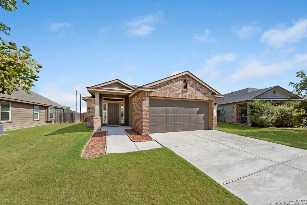 Photo of 2325 Lighthouse, New Braunfels, TX 78130 (MLS # 1919006)