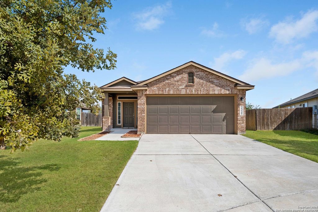 Photo of 2325 Lighthouse, New Braunfels, TX 78130 (MLS # 1919006)